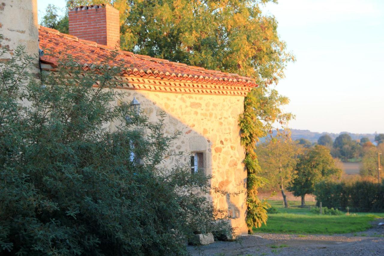 Les chambres d'hôtes de La Métairie du Bourg Les Herbiers Extérieur photo